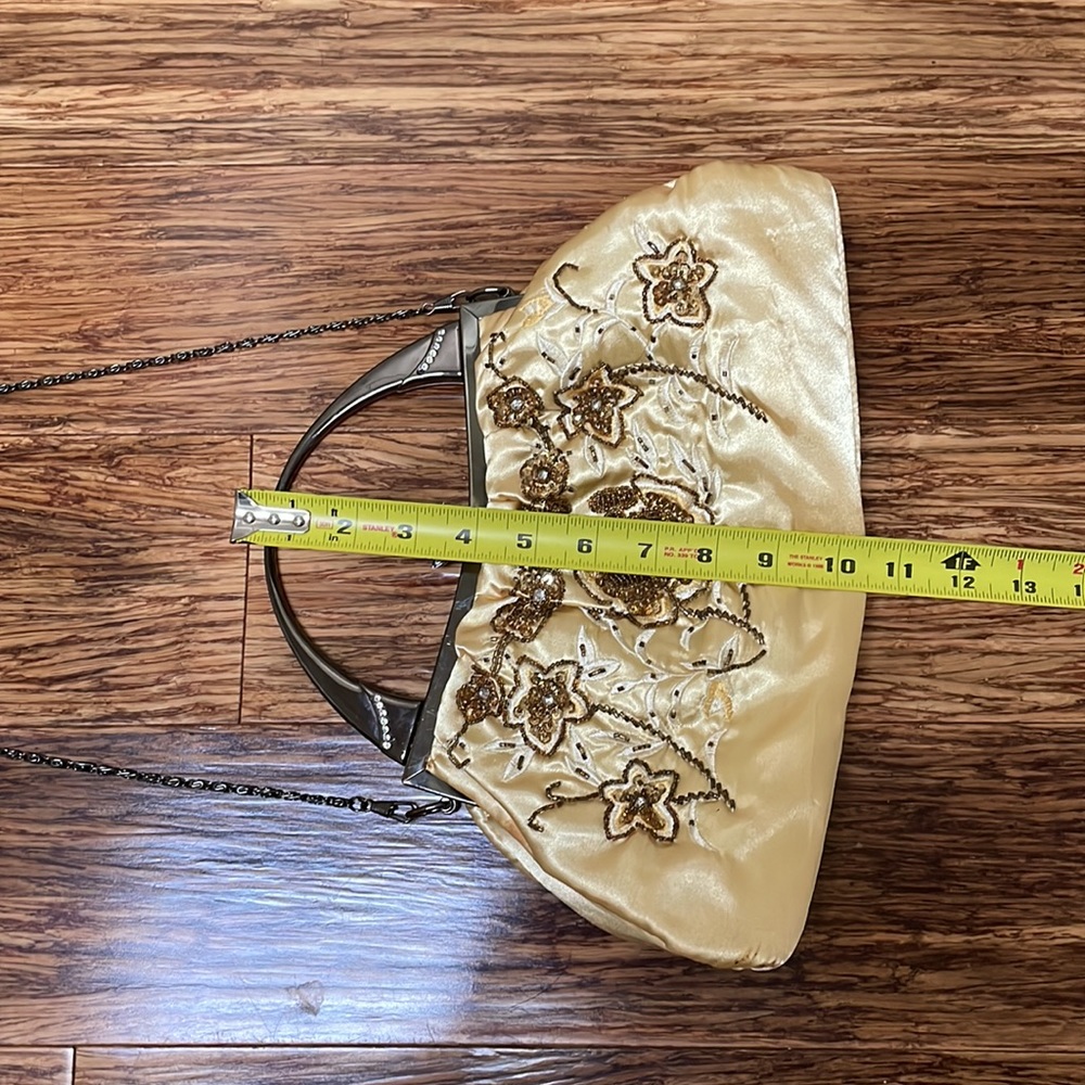 Vintage gold satin embroidered beaded floral chain strap crossbody bag - Picture 9 of 15